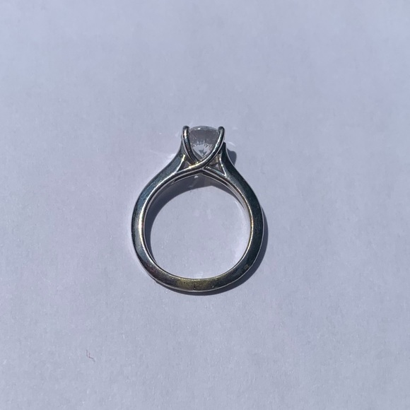 Metal Ring - Picture 3 of 7